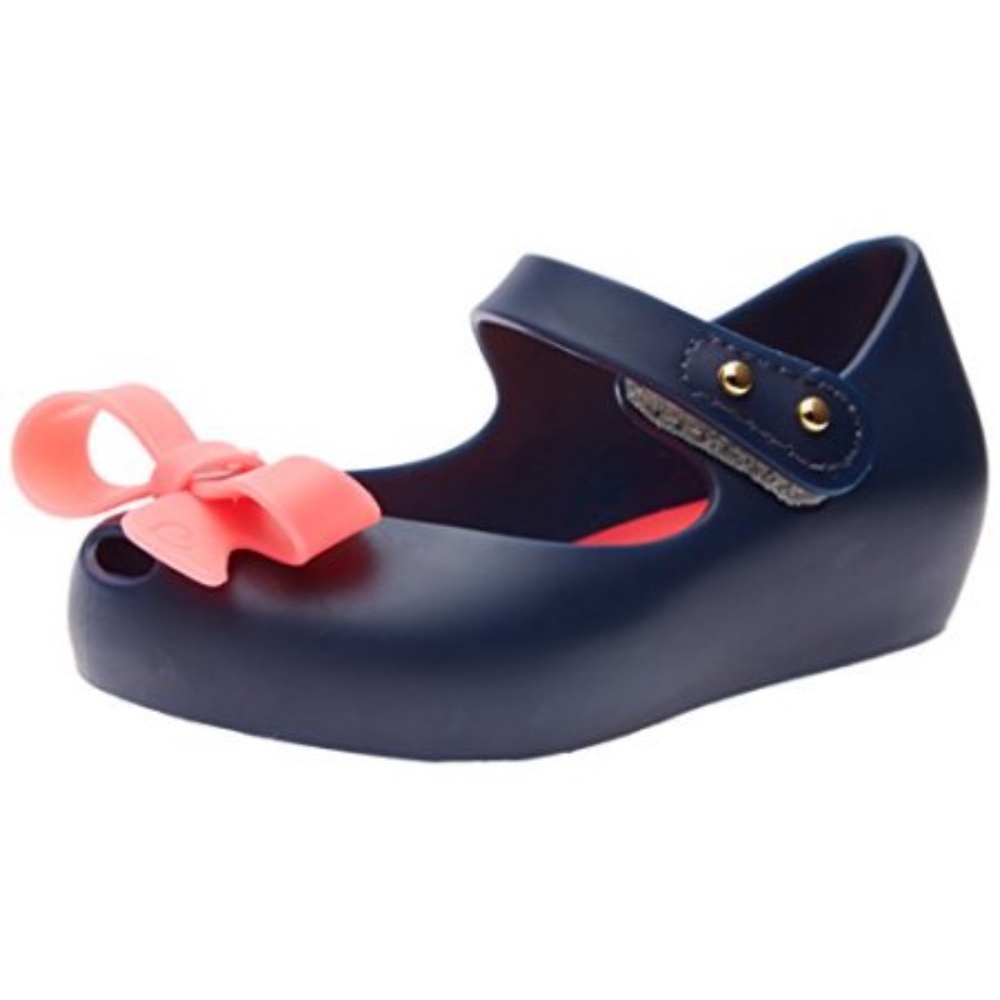 Mini Melissa ultra girl. Size 7